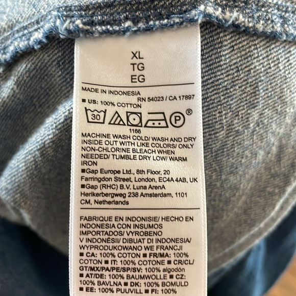 Old Navy Lightweight Demin Button-down Blouse - Picture 5 of 5